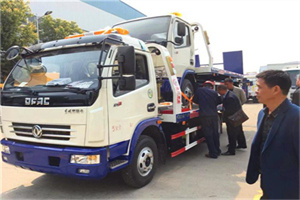 乌鲁木齐汽车道路救援拖车价格